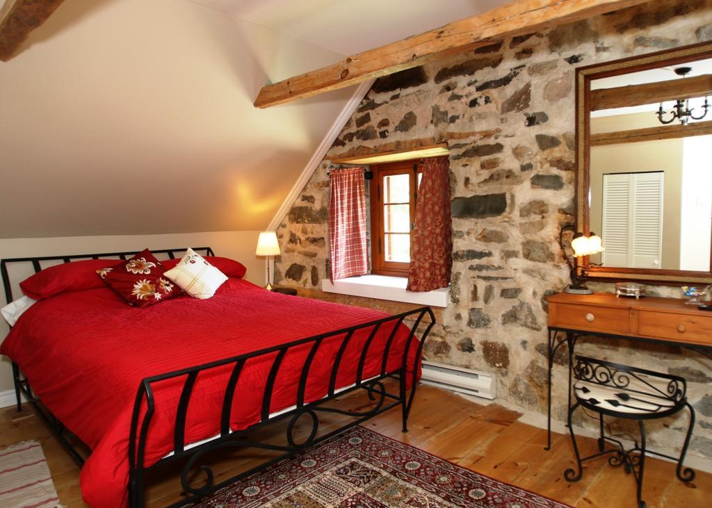 Eden Sur Terre Bed & Breakfast Marieville Eksteriør bilde
