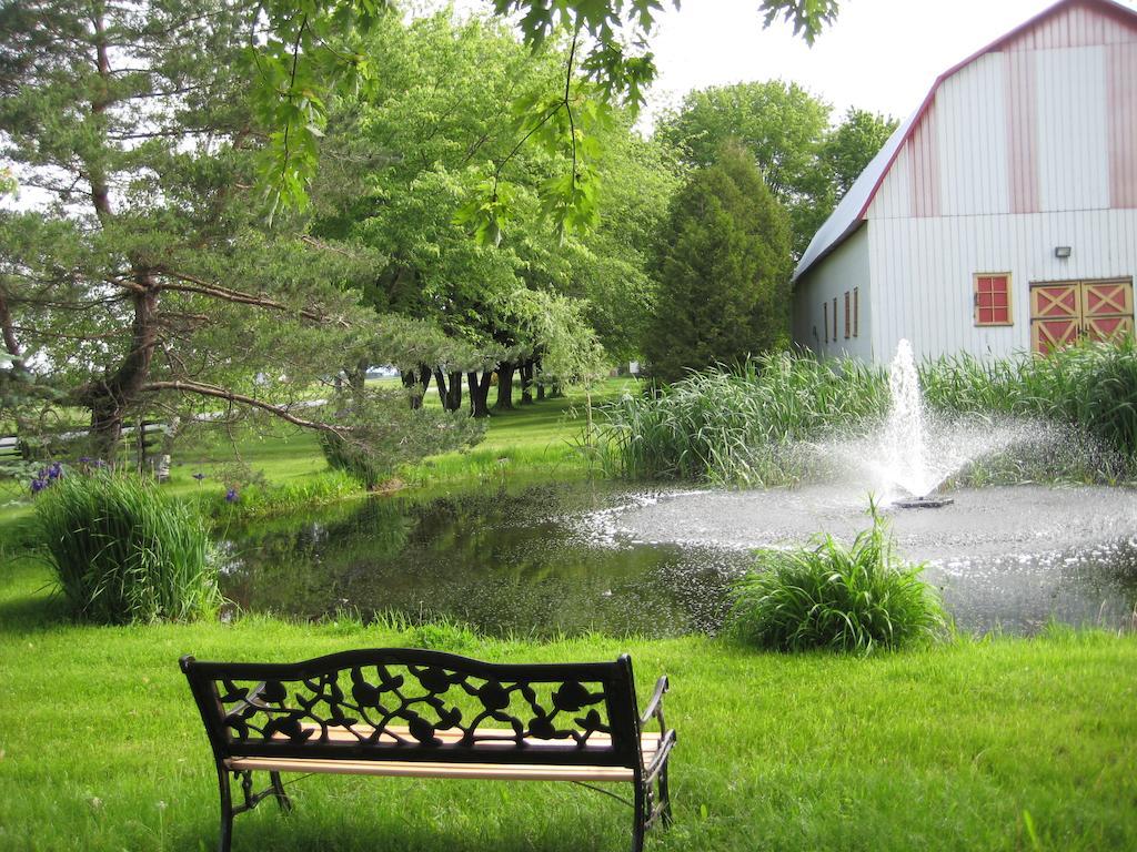 Eden Sur Terre Bed & Breakfast Marieville Eksteriør bilde